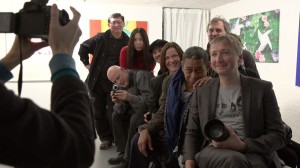 Künstlerinnen und Künstler mit Kuratoren von ART IN ENERGY